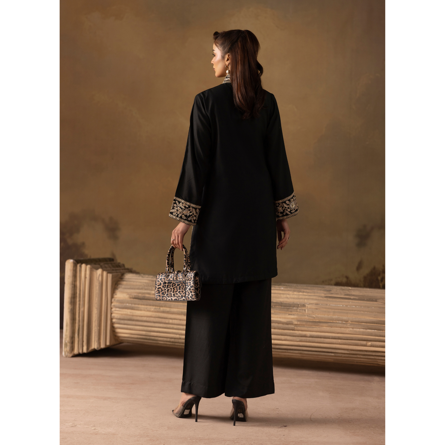 UMS-48 Embroidered Dhanak 2 Pc Co-Ords Set by Simrans