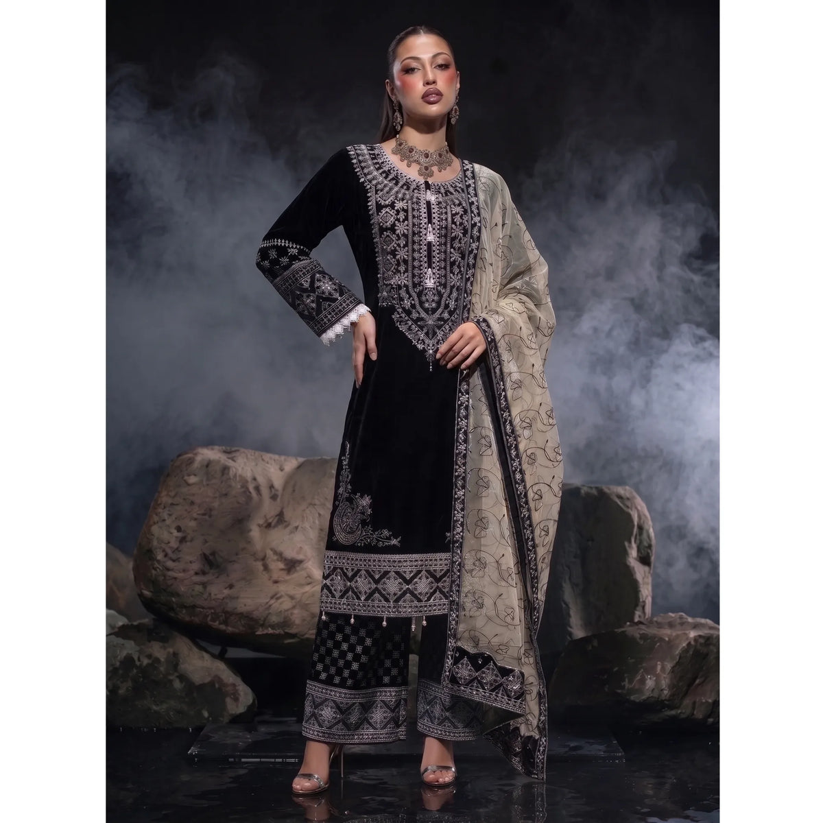 UA-323 Luxury Velvet Collection 3 Pc | Umnaa