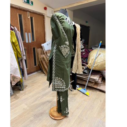 2 Pc Embroidered Khaddar Co-Ord Set  | Ready to wear| Hayats