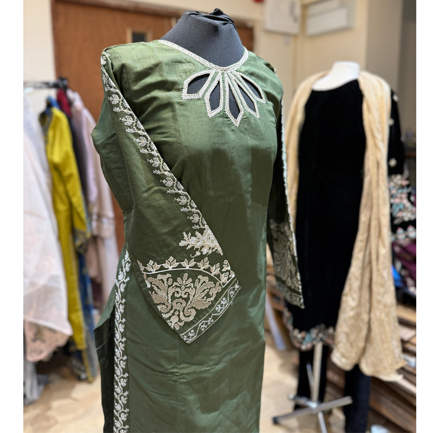 2 Pc Embroidered Khaddar Co-Ord Set  | Ready to wear| Hayats