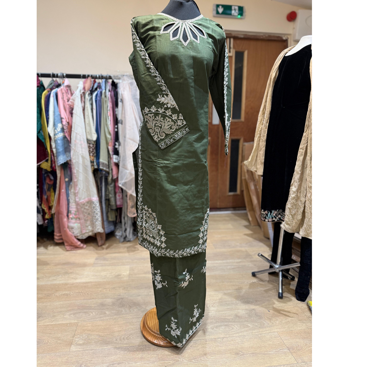 2 Pc Embroidered Khaddar Co-Ord Set  | Ready to wear| Hayats