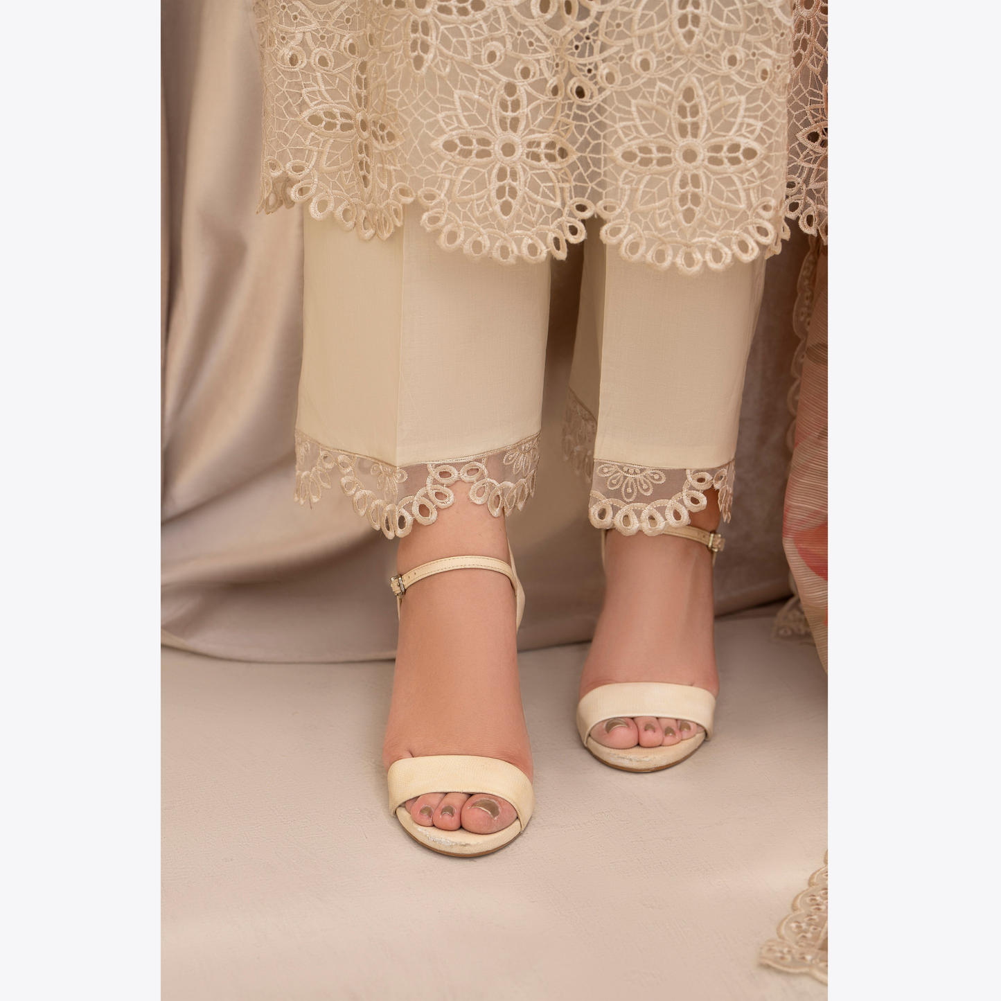Multi floral Print Cotrai dhanak with pasmina wool shawl 3 Pc - Karma Collection | UMKC0601