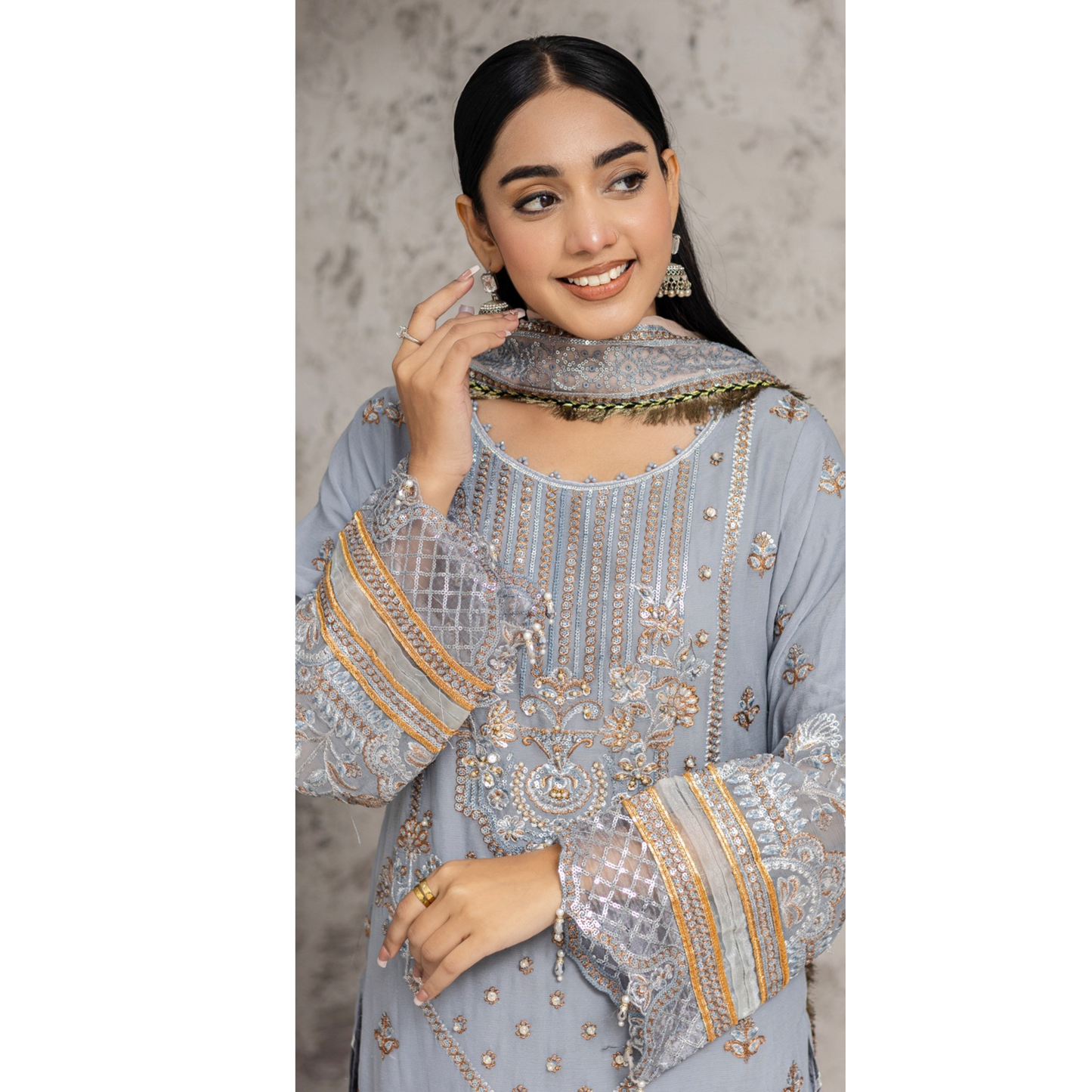 Luxury Handwork Embroidered Dress with Chiffon Dupatta 3 Pc | Winter Collection | Rangz | UMRGZ4000