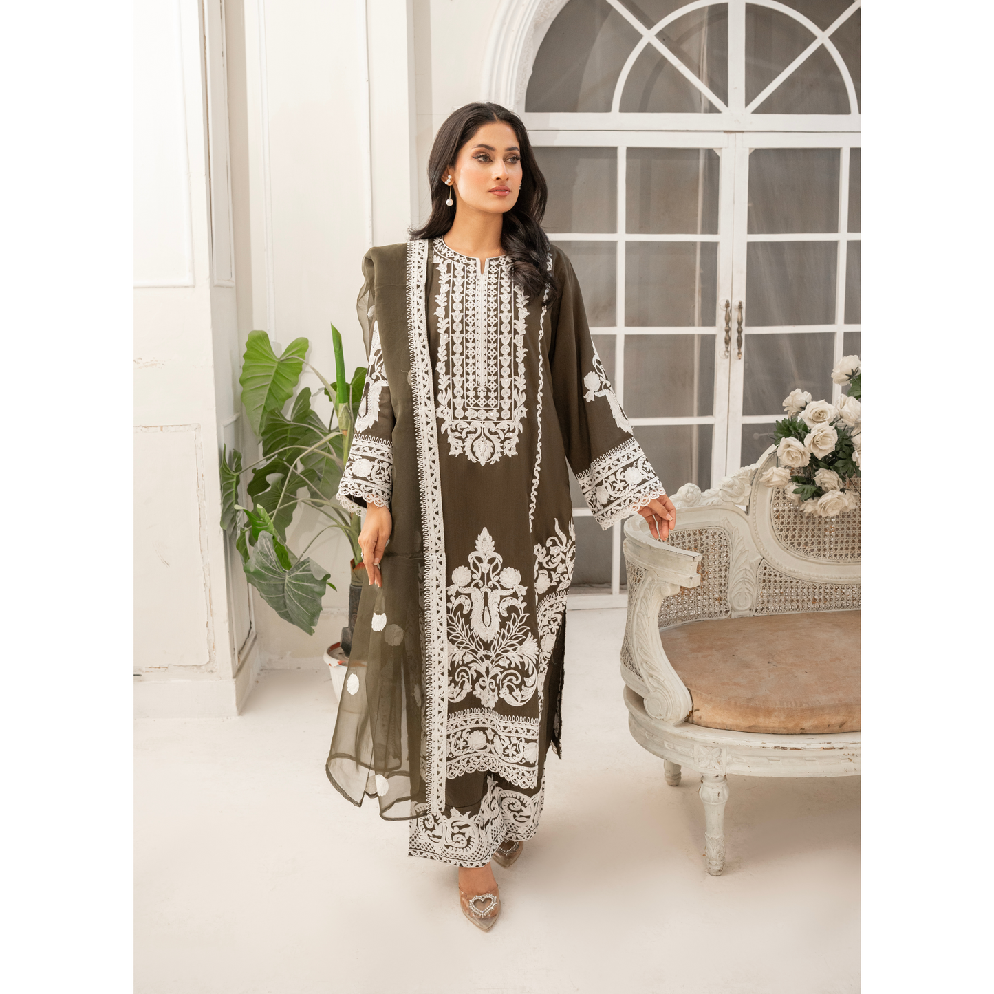 Embroidered Viscose Linen 3 Pc Pakistani Dress | Ready to wear | UMNAA