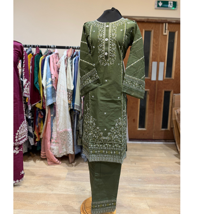 2 Pc Embroidered Khaddar Co-Ord Set  | Ready to wear| Hayats