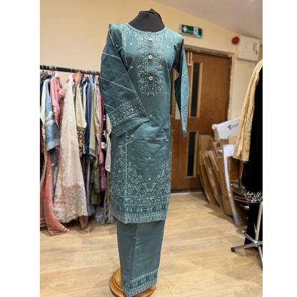 2 Pc Embroidered Khaddar Co-Ord Set  | Ready to wear| Hayats