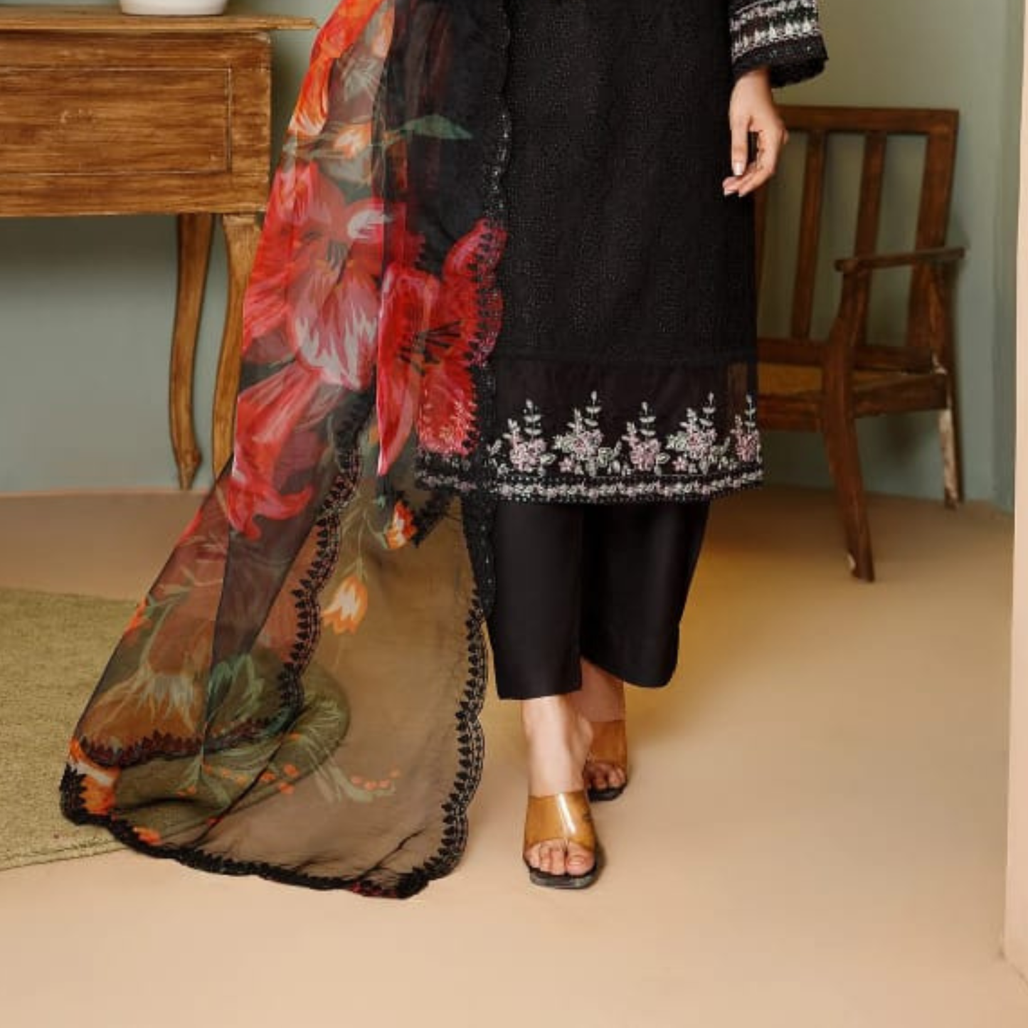 UA-134 Dhanak Chikenkari Embroidered Dhanak Asian dress 3 Pc | Ready to Wear | Umnaa