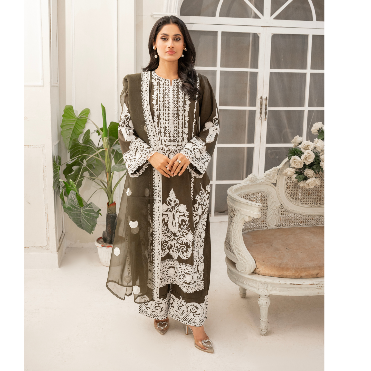 Embroidered Viscose Linen 3 Pc Pakistani Dress | Ready to wear | UMNAA