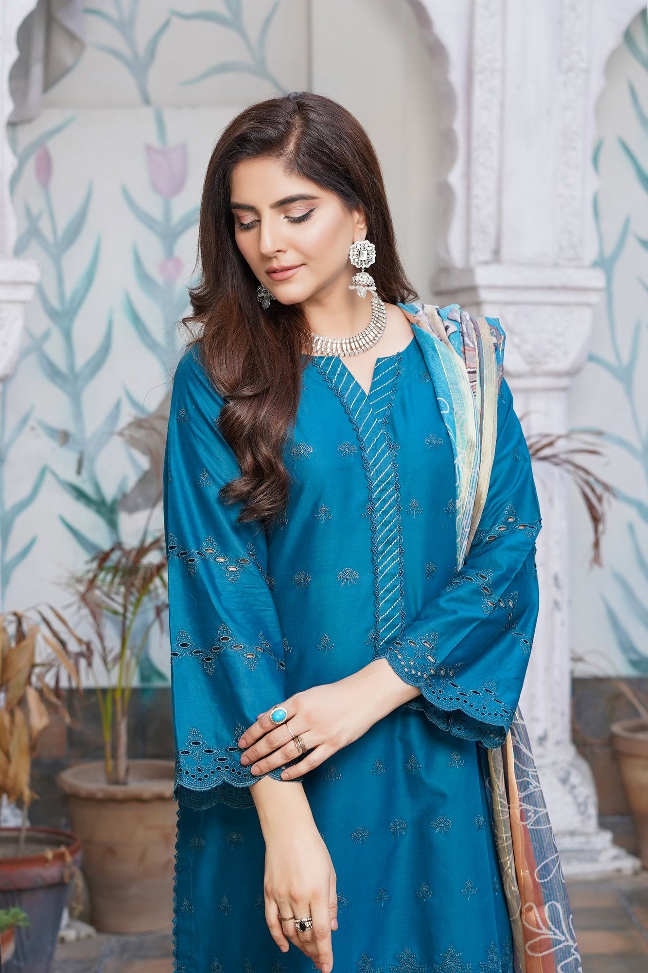 Blue | Chikankari Schifflil Lawn | 3 Pc | MUNIRA