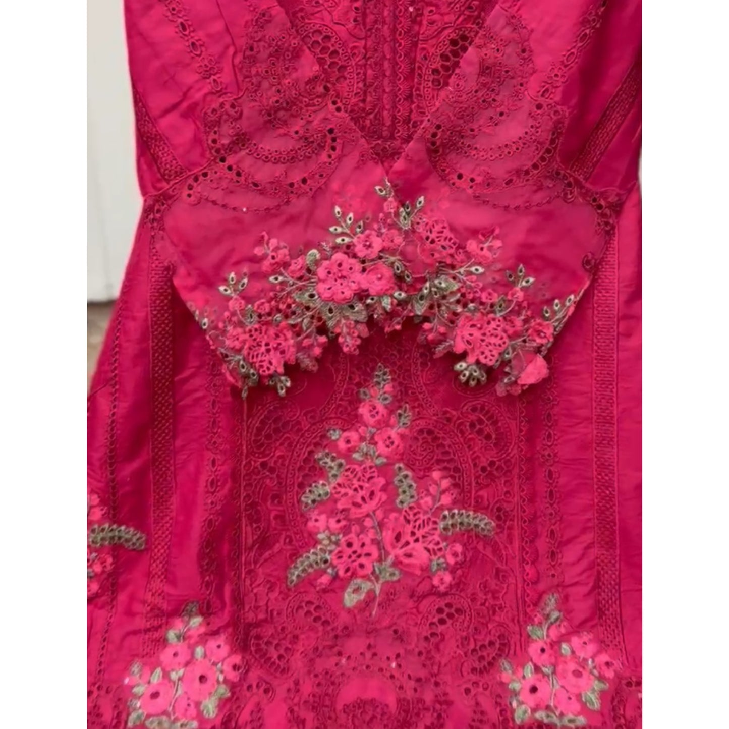 UA-92 Embroidered Lawn 3 Pc Ready to wear Collection | Umnaa