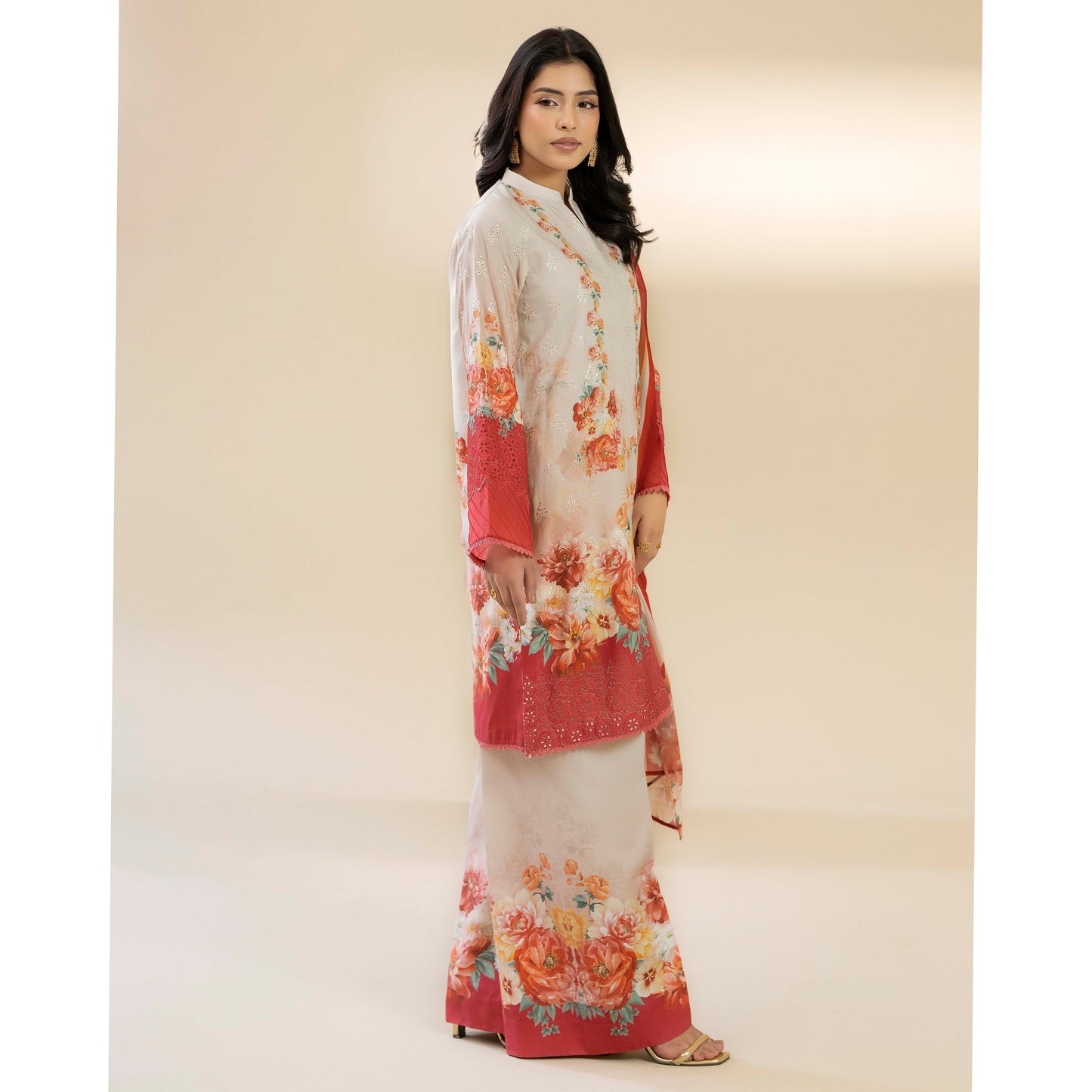 UTT-15 AMALTAS VOL 2 Printed Embroidered Slub Khaddar Collection by Traditional Thread