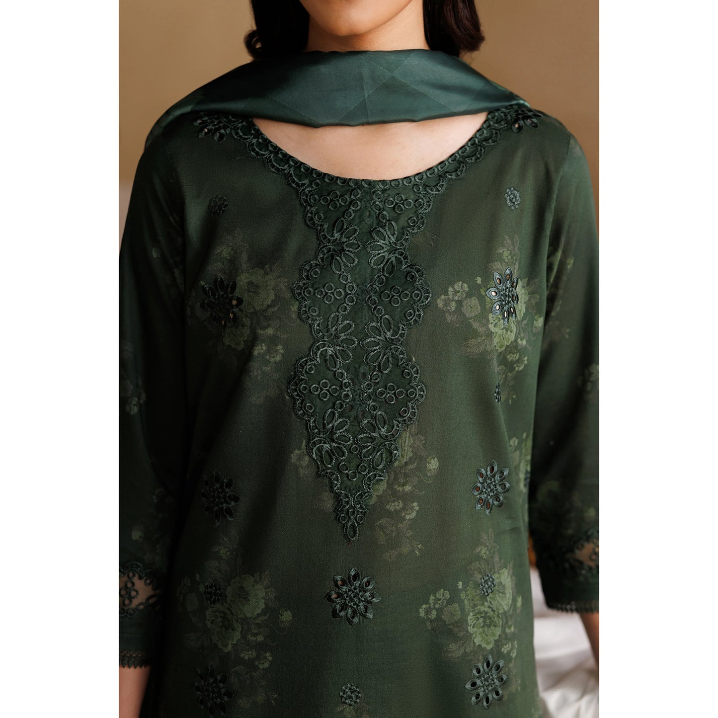 UE-01 Daastan Edit 2 Embroidered Printed Lawn Collection by Esra Fashion