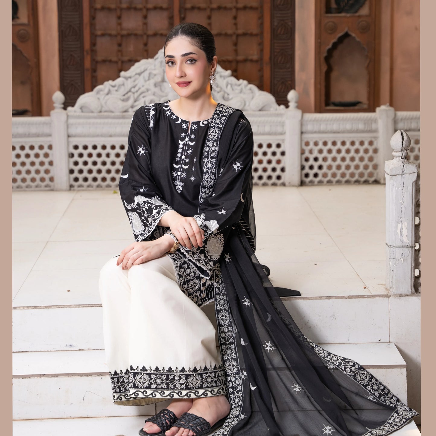UA-218 Embroidered Cotton Collection by Umnaa | Ready to Wear Pakistani Asian clothes