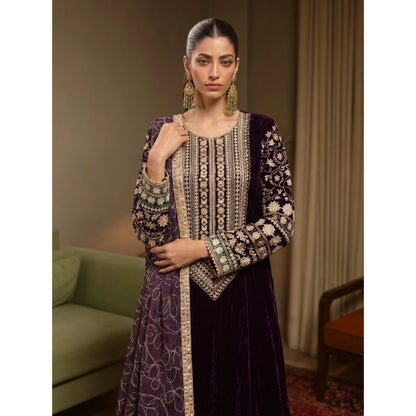 UA-324 Embroidered Velvet Kaftan 3 Pc | Umnaa