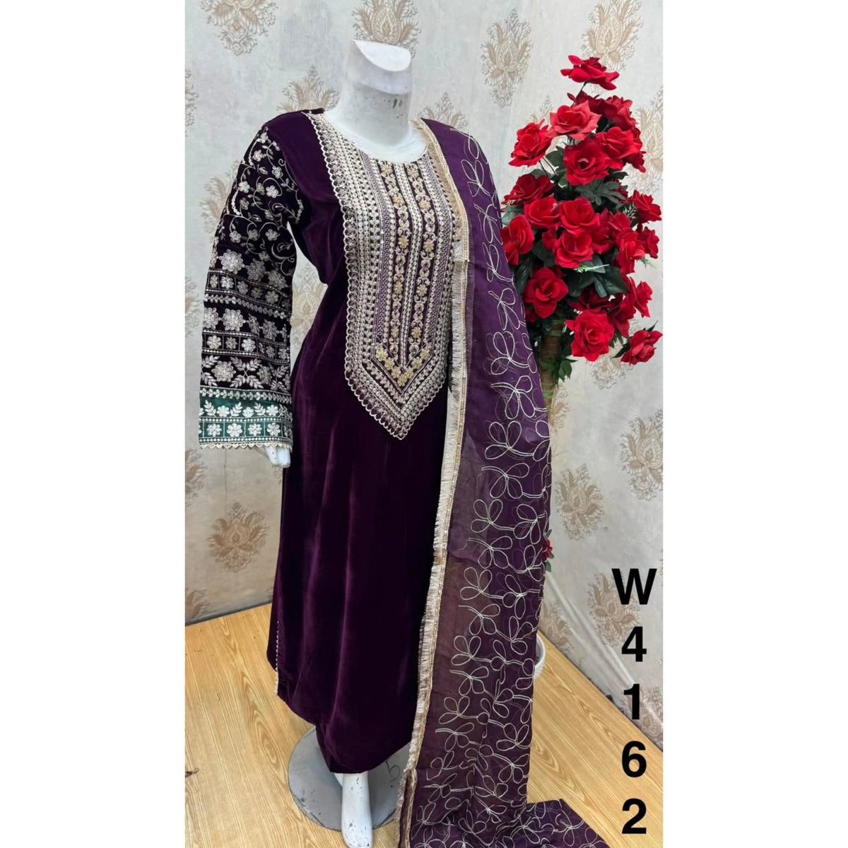 UA-324 Embroidered Velvet Kaftan 3 Pc | Umnaa