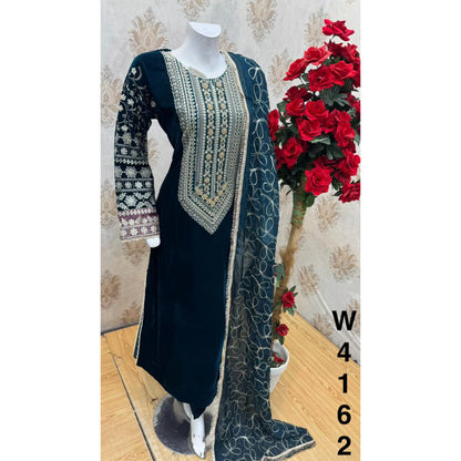 UA-324 Embroidered Velvet Kaftan 3 Pc | Umnaa