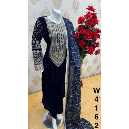 UA-324 Embroidered Velvet Kaftan 3 Pc | Umnaa