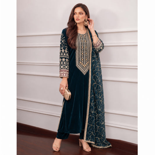 UA-324 Embroidered Velvet Kaftan 3 Pc | Umnaa