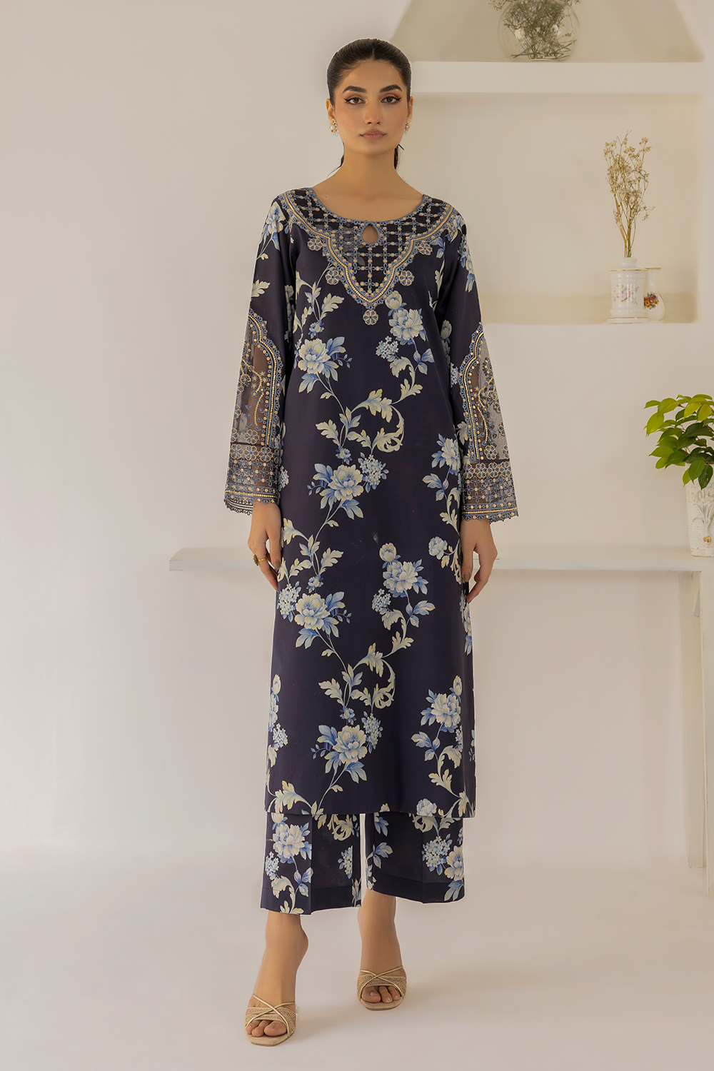 (Black) 3 Piece "Dastaan" Embroidered Lawn Dress - Esra Fashion