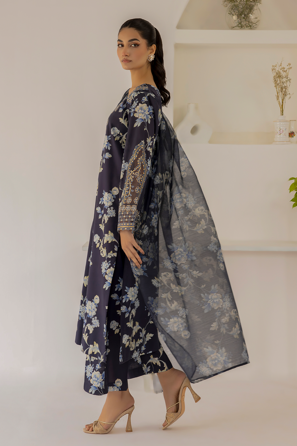 (Black) 3 Piece "Dastaan" Embroidered Lawn Dress - Esra Fashion