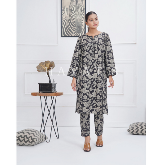 Monochrome 2 Pc floral Printed Khaddar Pakistani Co-Ords Set | Ready to wear| Hayats